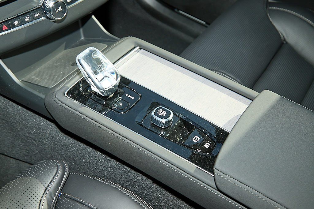 2026 VOLVO XC90 - Image 16