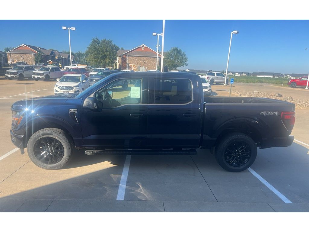2025 Ford F-150 XLT photo 4