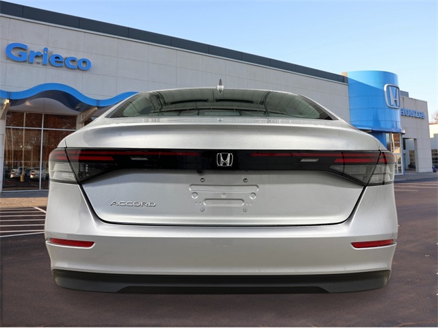 2025 Honda Accord LX photo 4
