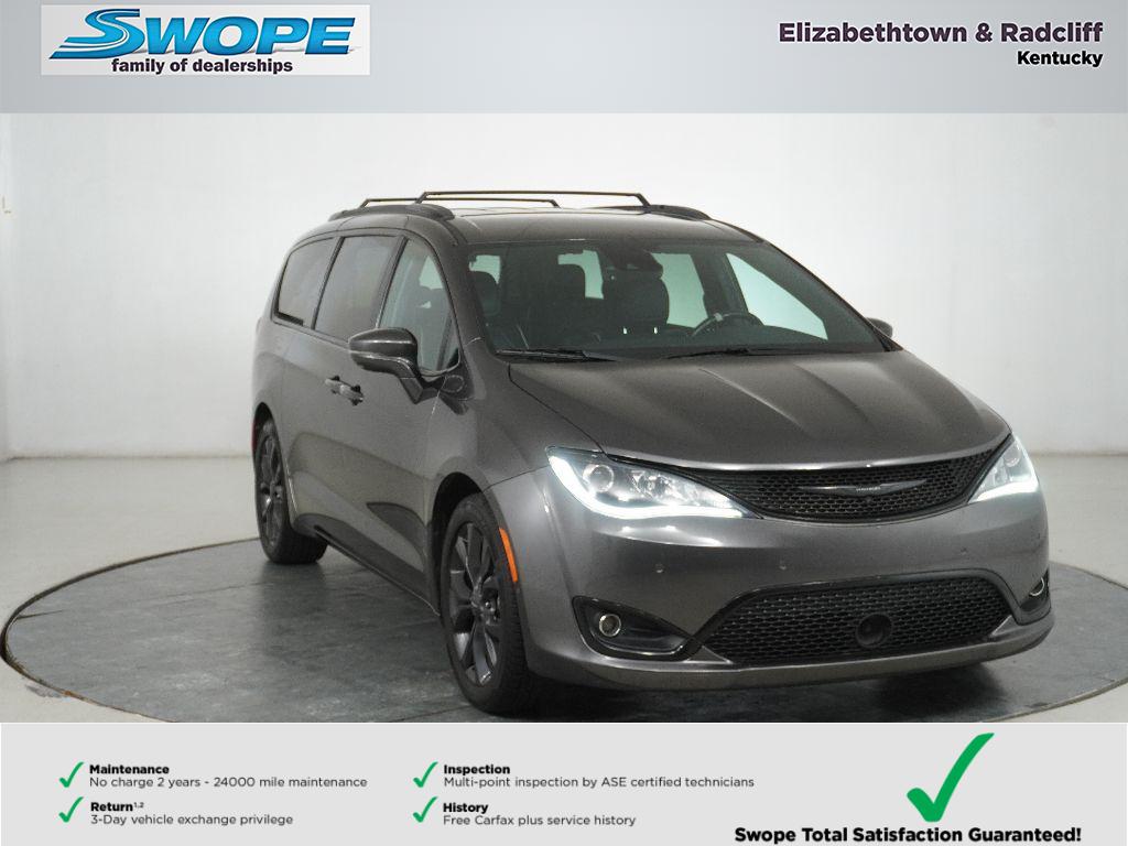2019 Chrysler Pacifica Limited's photo