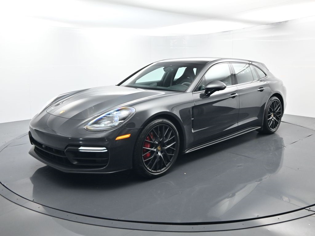2020 Porsche Panamera GTS's photo
