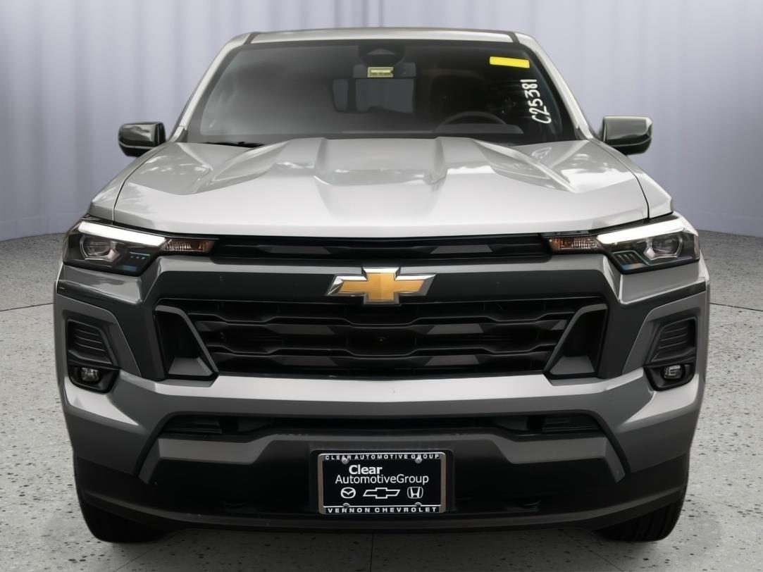 2025 Chevrolet Colorado Work Truck LT photo 2