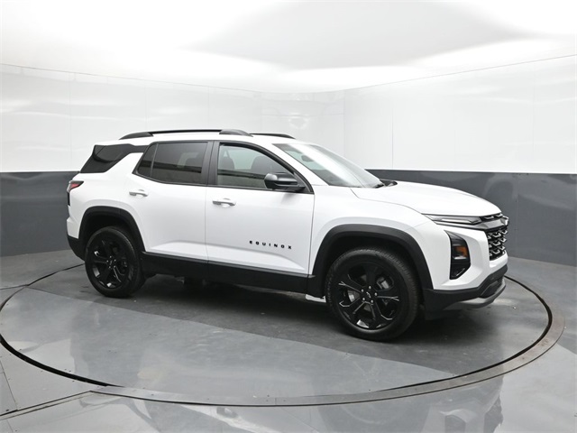 2025 Chevrolet Equinox LT photo 9