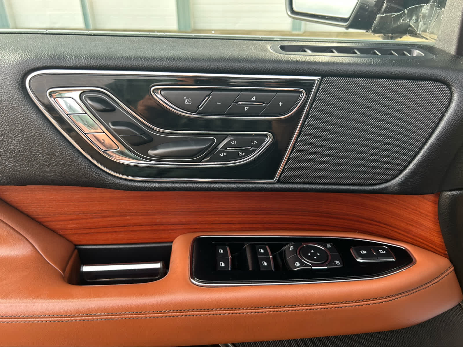 2018 Lincoln Navigator L Reserve photo 18
