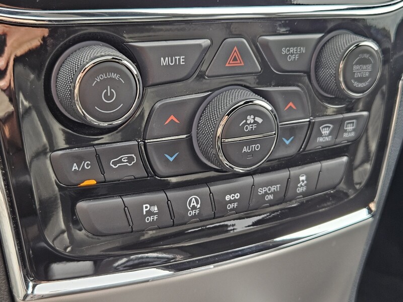 2022 Jeep Cherokee Limited photo 18