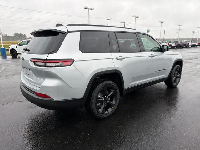 2025 Jeep Grand Cherokee Altitude X photo 3