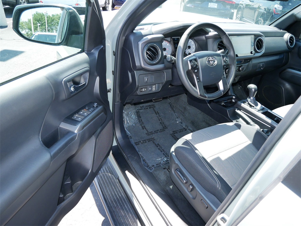 2023 Toyota Tacoma TRD Off-Road photo 8