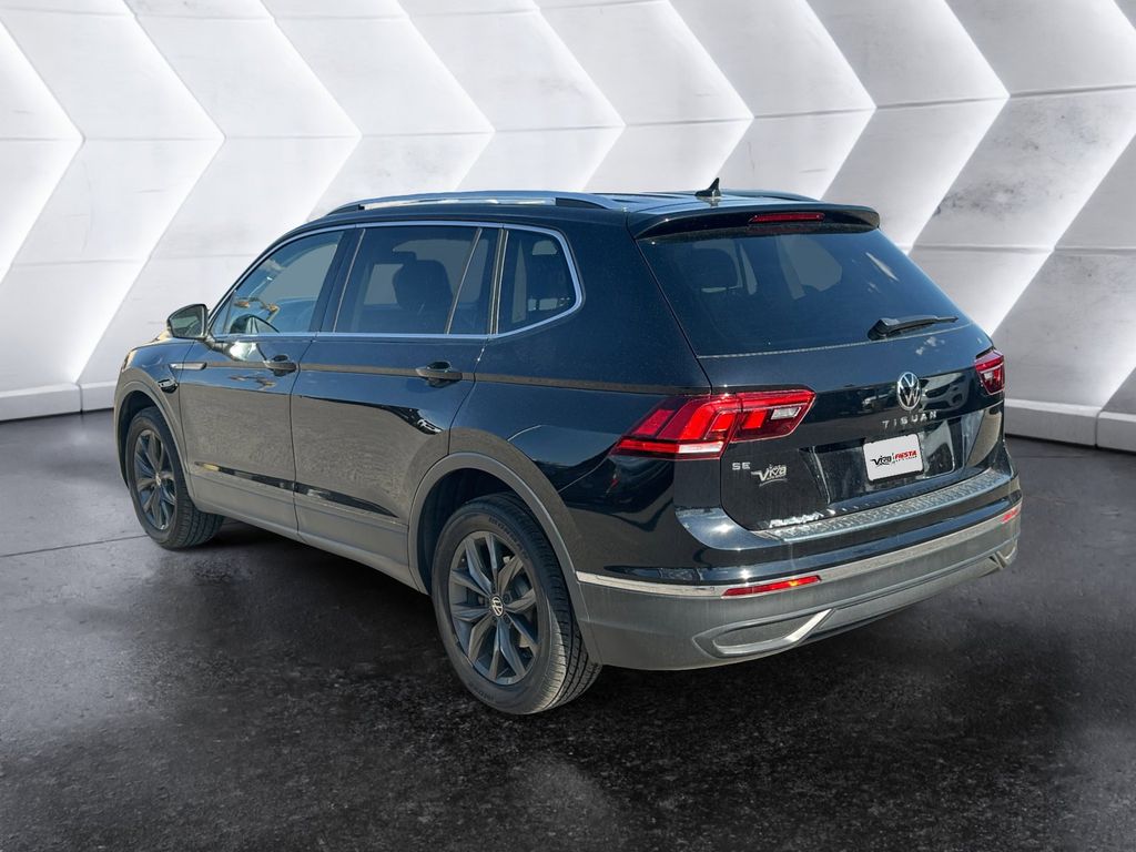 2023 Volkswagen Tiguan SE photo 4