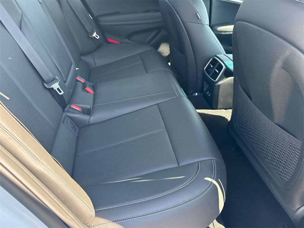 2026 Genesis G70 2.5T AWD photo 11