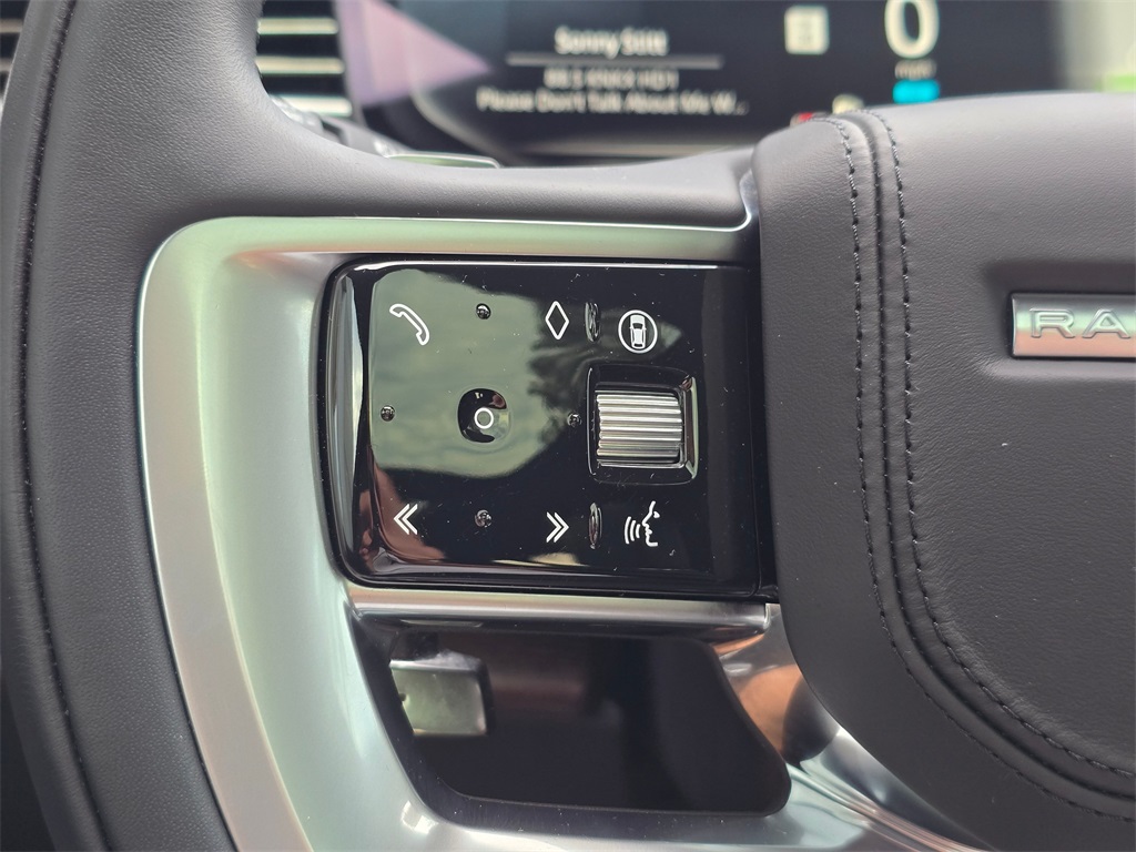 2025 Land Rover Range Rover SE photo 15