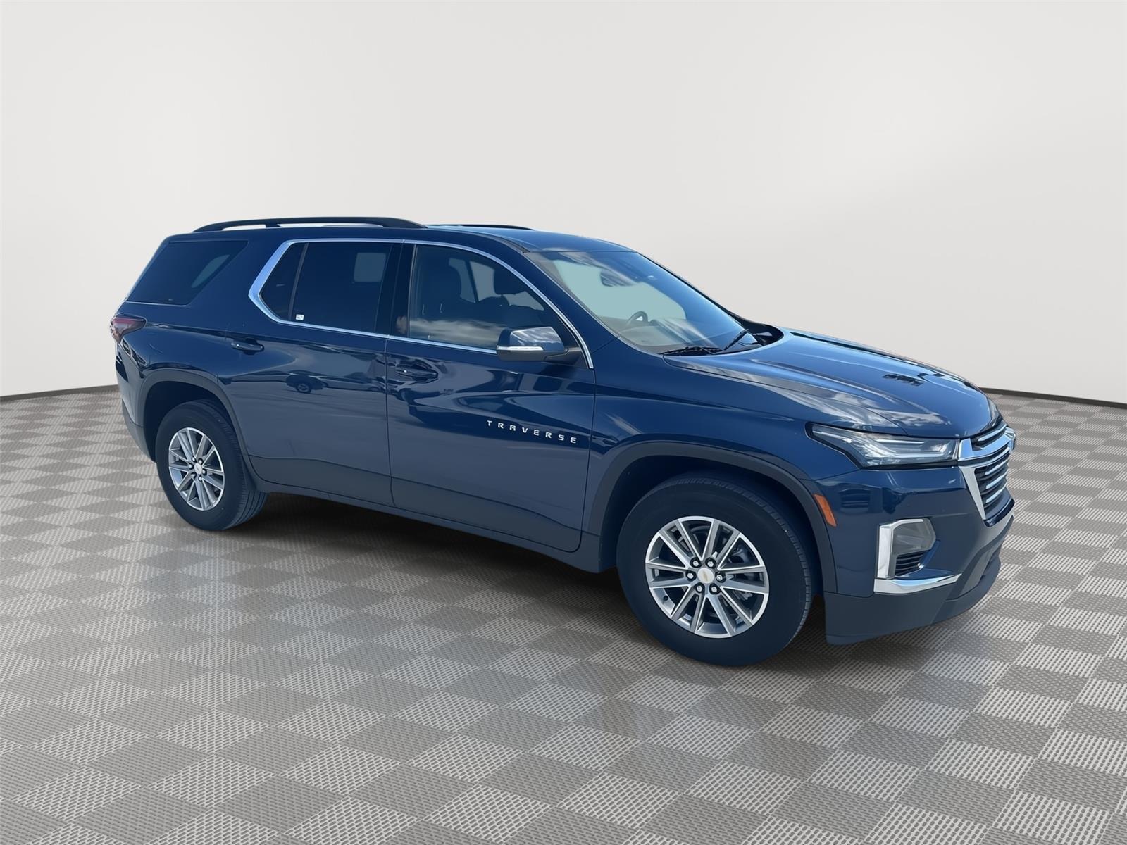 2023 Chevrolet Traverse Leather photo 3