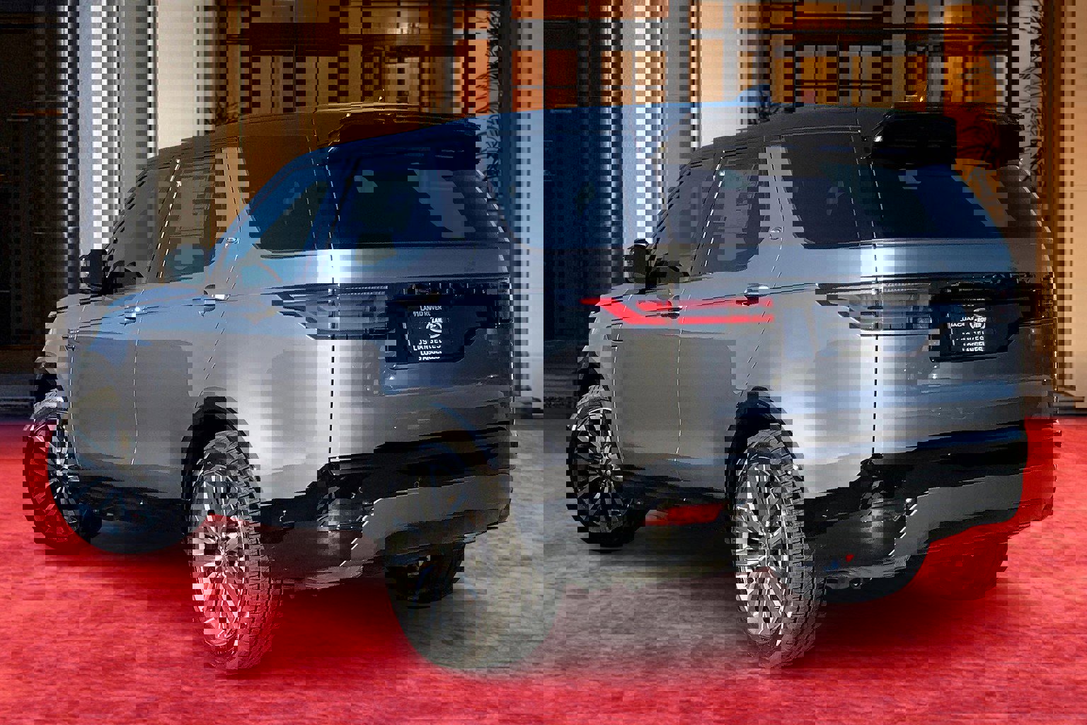 2025 Land Rover Discovery SE photo 2