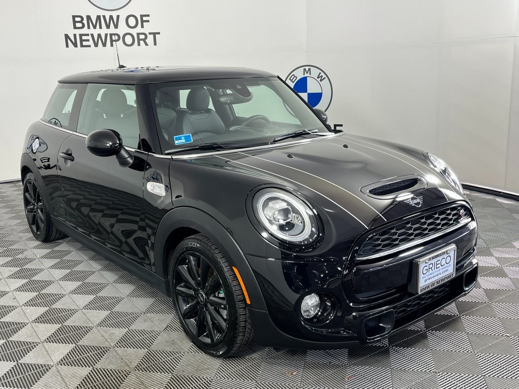 2019 MINI Hardtop 2 Door S's photo