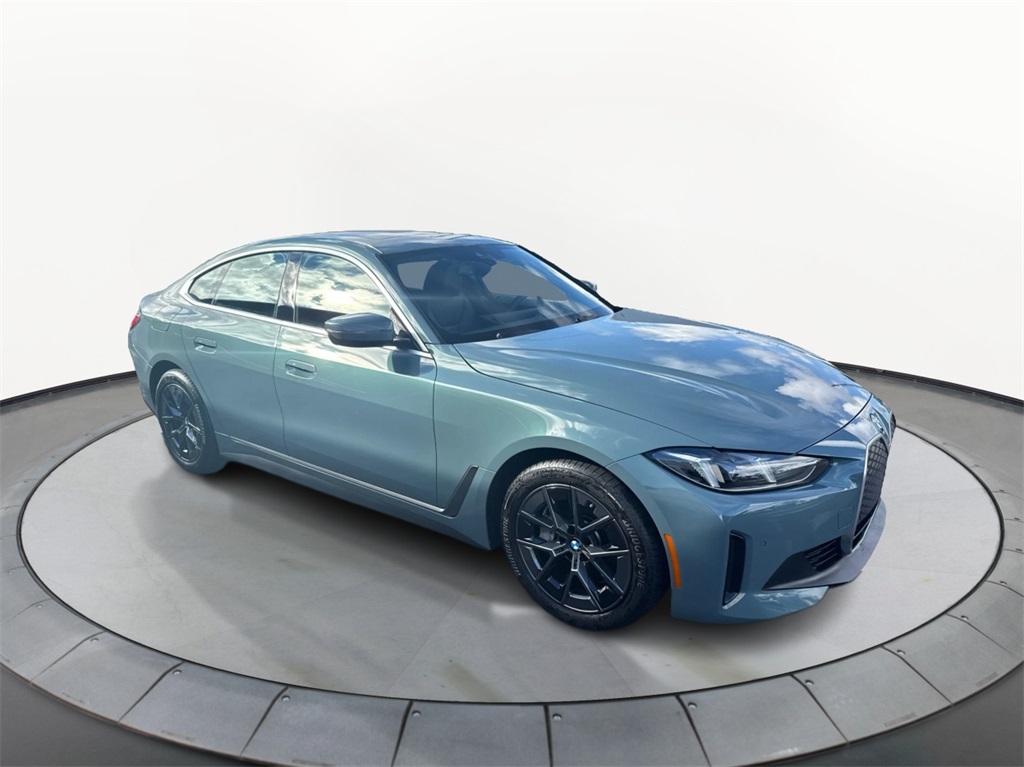 2025 BMW i4 40's photo