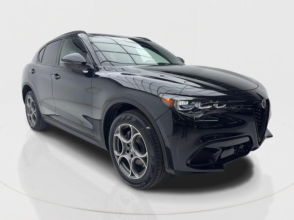 2025 Alfa Romeo Stelvio Sprint Base photo 2