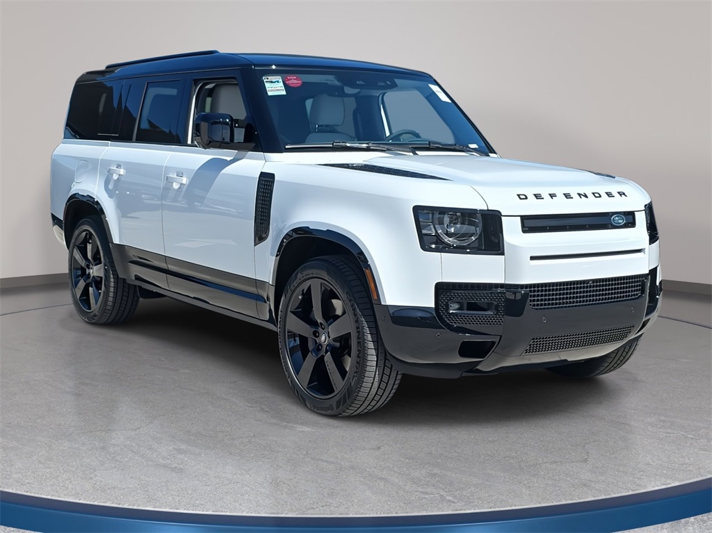 2025 Land Rover Defender 130 X-Dynamic SE photo 3