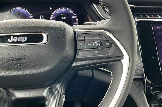 2025 Jeep Grand Cherokee Laredo Altitude photo 15