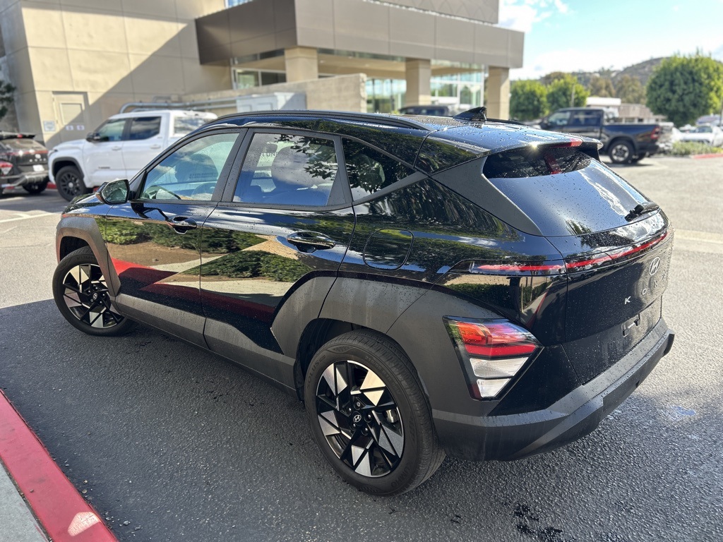 Used 2024 Black Hyundai SEL image 5