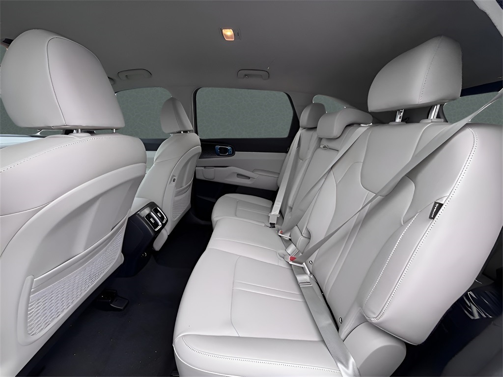 2025 Kia Sorento S photo 15