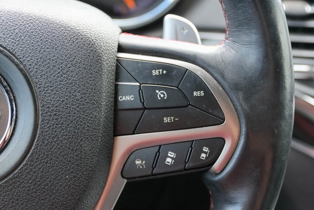 Used 2018 Red Jeep Trailhawk image 31