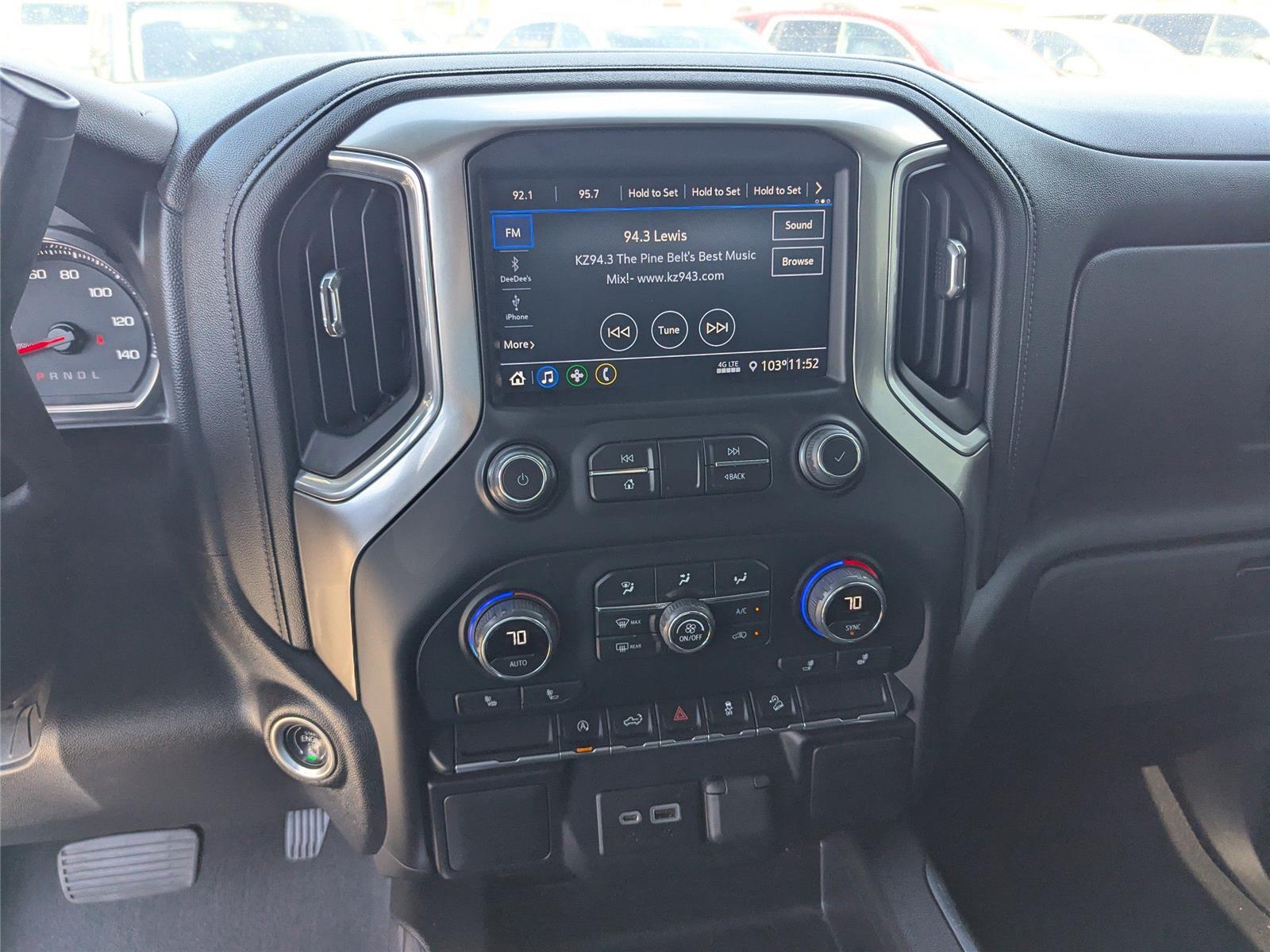 2022 Chevrolet Silverado 1500 RST photo 21