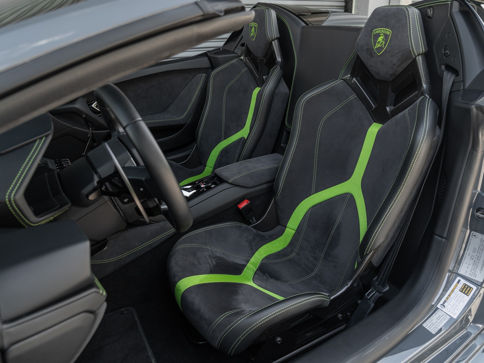 2016 Lamborghini Huracan LP 610-4 Spyder photo 8