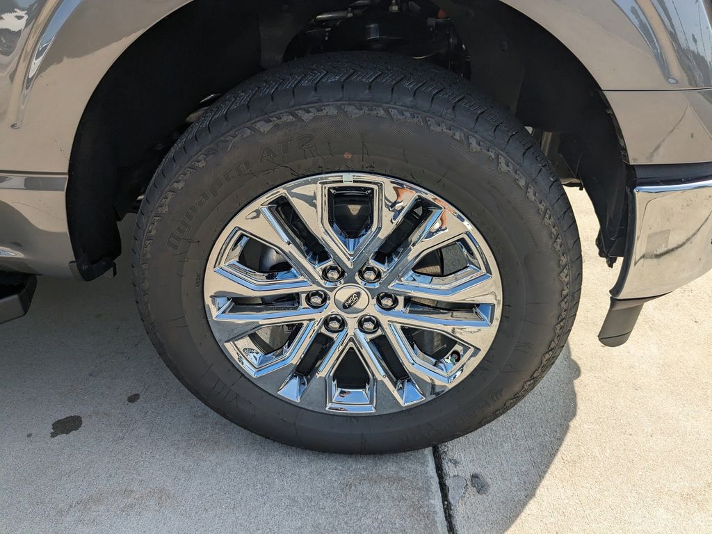 2025 Ford F-150 Lariat photo 10