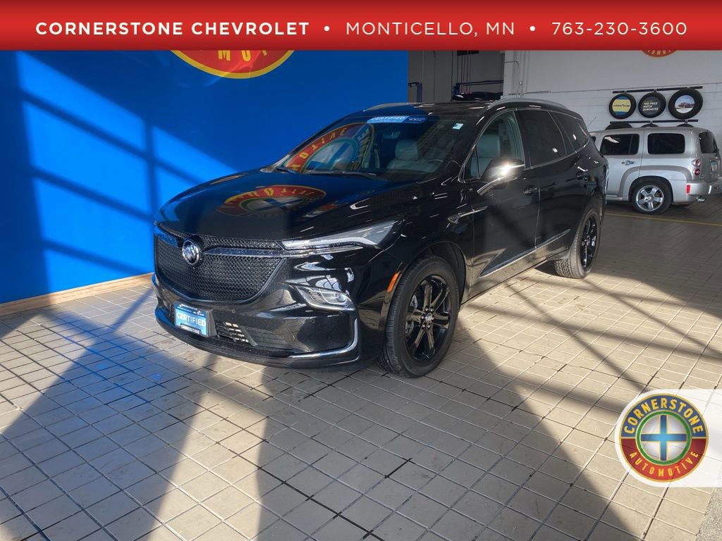 2023 Buick Enclave Essence's photo