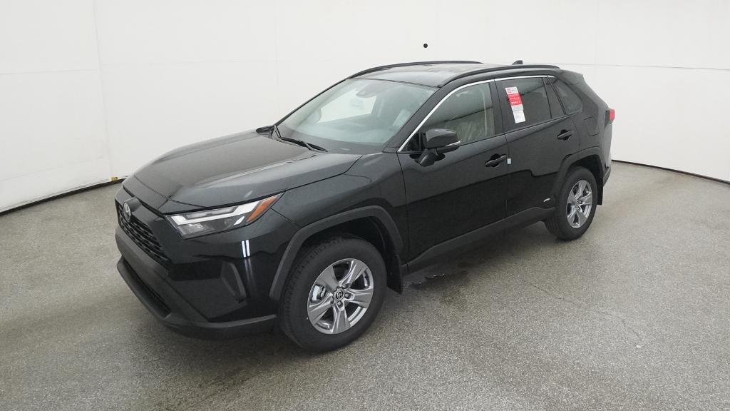 2025 Toyota RAV4 LE's photo