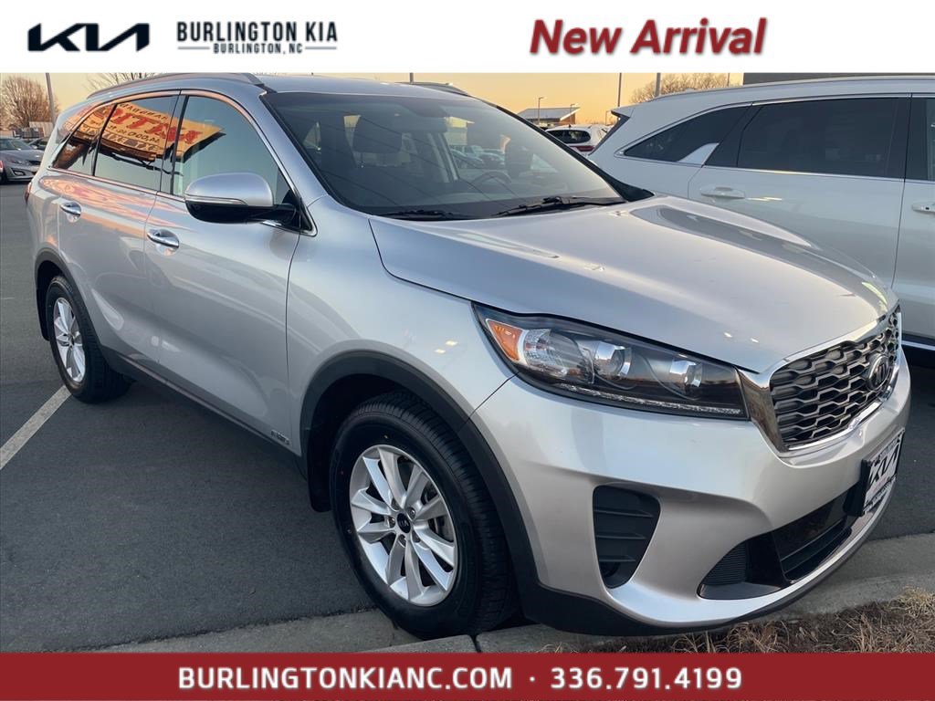 2020 Kia Sorento LX's photo