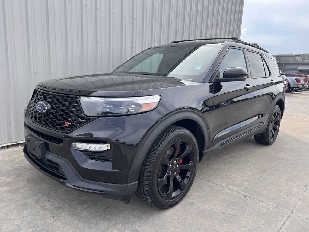 2023 Ford Explorer ST's photo