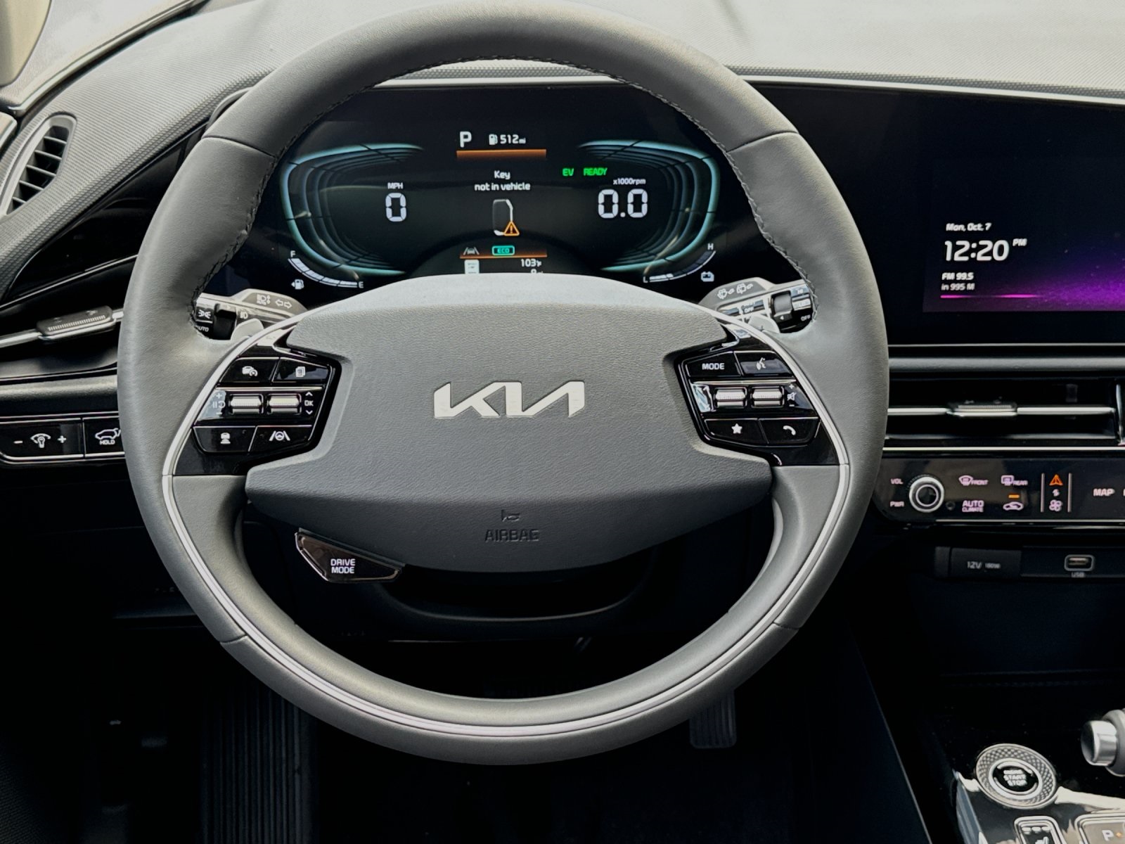 2025 Kia Niro SX Touring photo 15