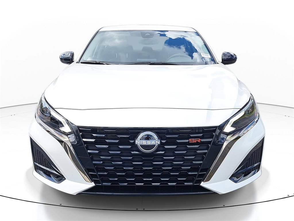 2025 Nissan Altima 2.5 SR photo 3