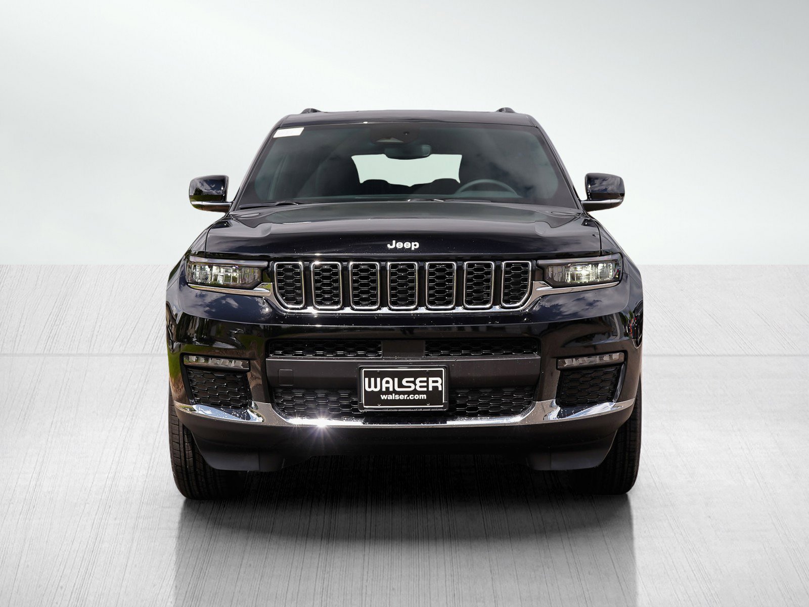2025 Jeep Grand Cherokee Limited photo 2