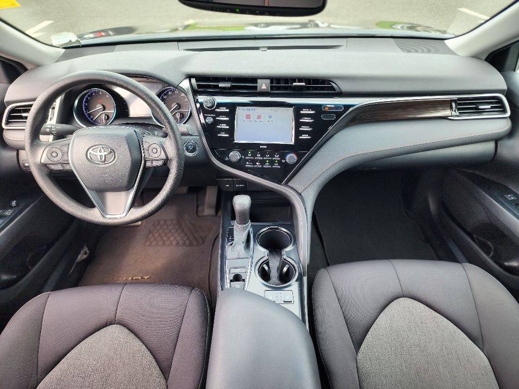 2020 Toyota Camry LE photo 2