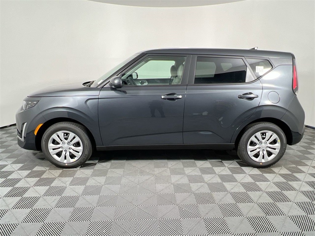 2025 Kia Soul LX S photo 5