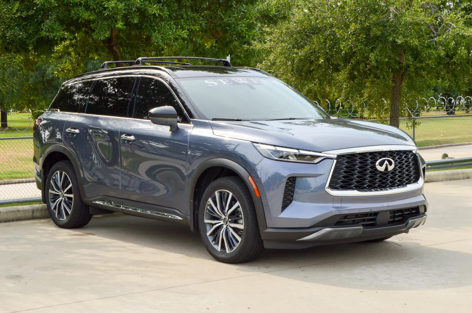 2025 Infiniti QX60 Autograph photo 3