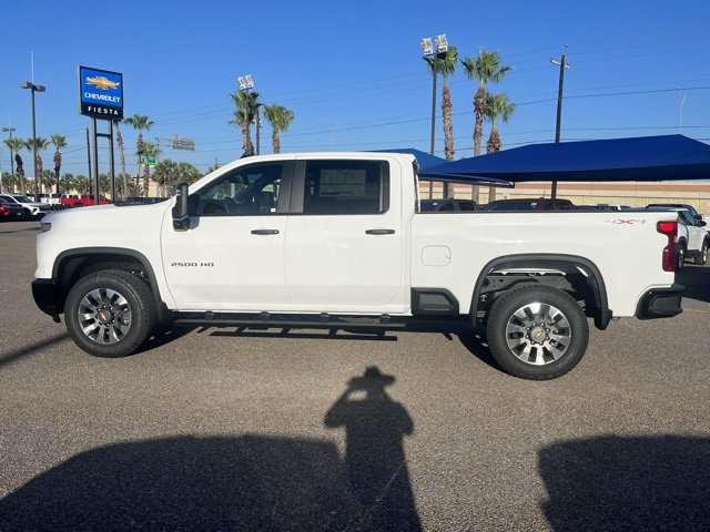 2025 Chevrolet Silverado 2500HD Custom photo 4