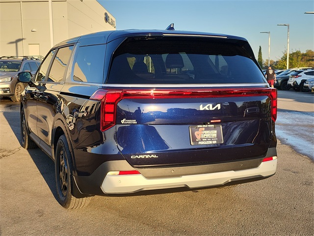 2026 Kia Carnival LXS photo 3