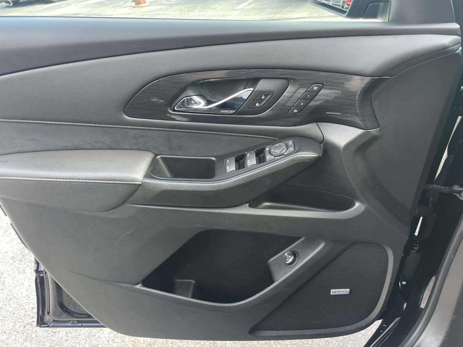 2023 Chevrolet Traverse High Country photo 23