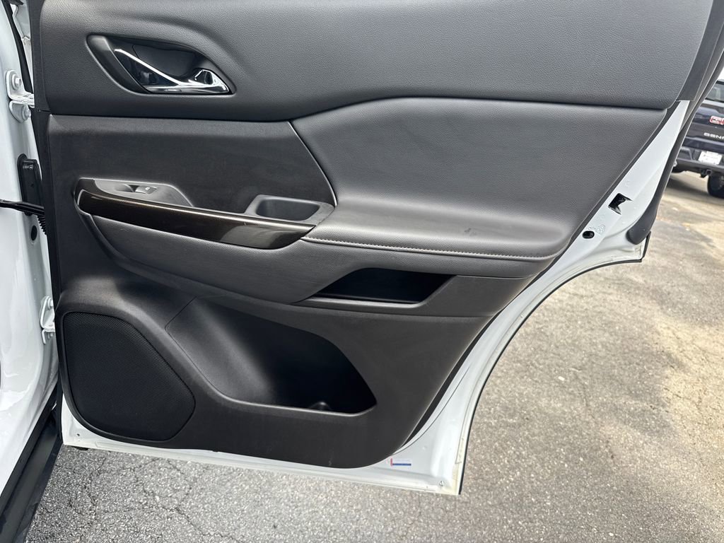 2023 Gmc Acadia AT4 photo 11