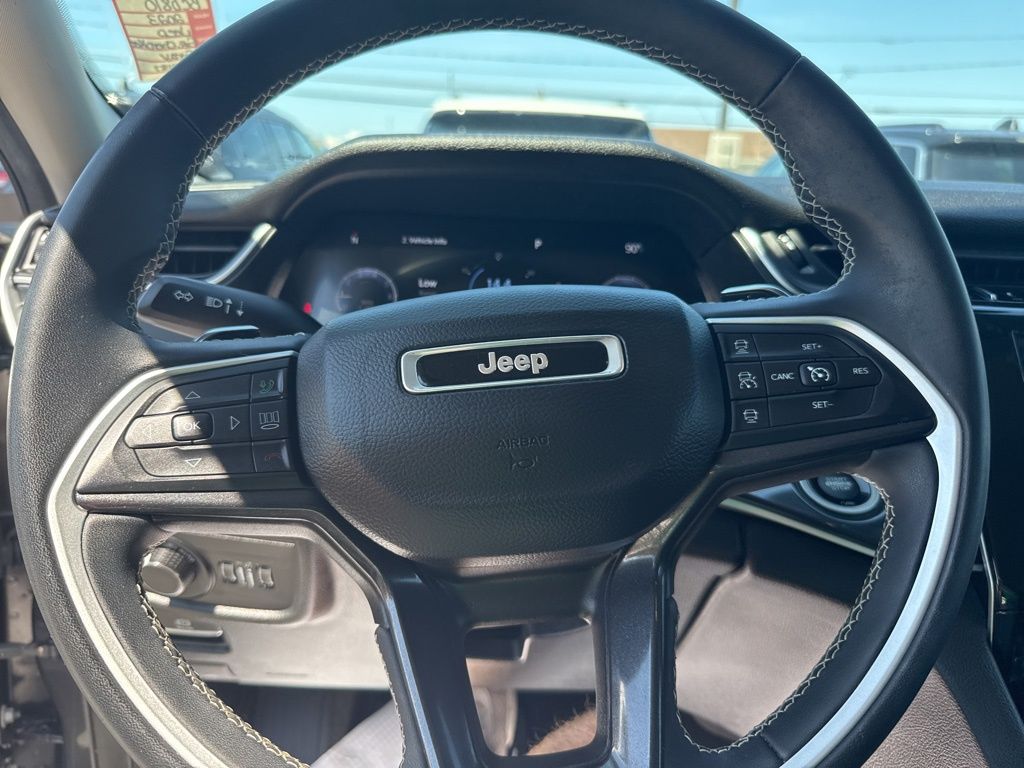 2023 Jeep Grand Cherokee Laredo photo 18