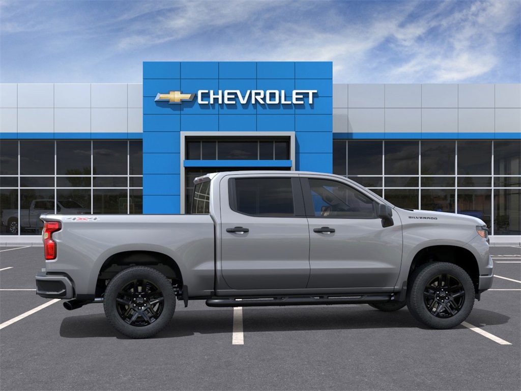 2025 Chevrolet Silverado 1500 Custom photo 5