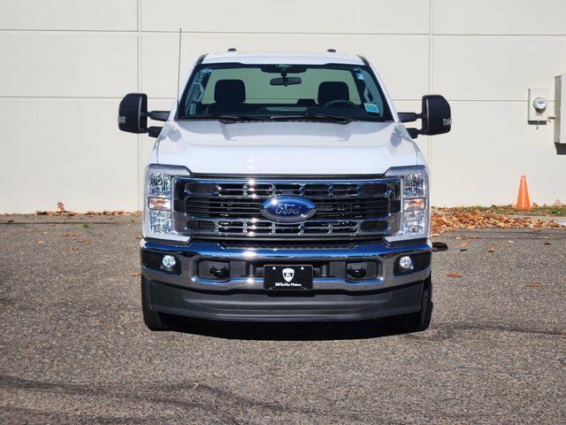 2024 Ford F-350 photo 2