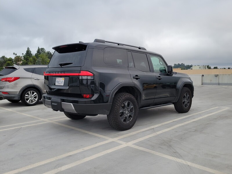 2024 Lexus GX 550 Overtrail photo 2