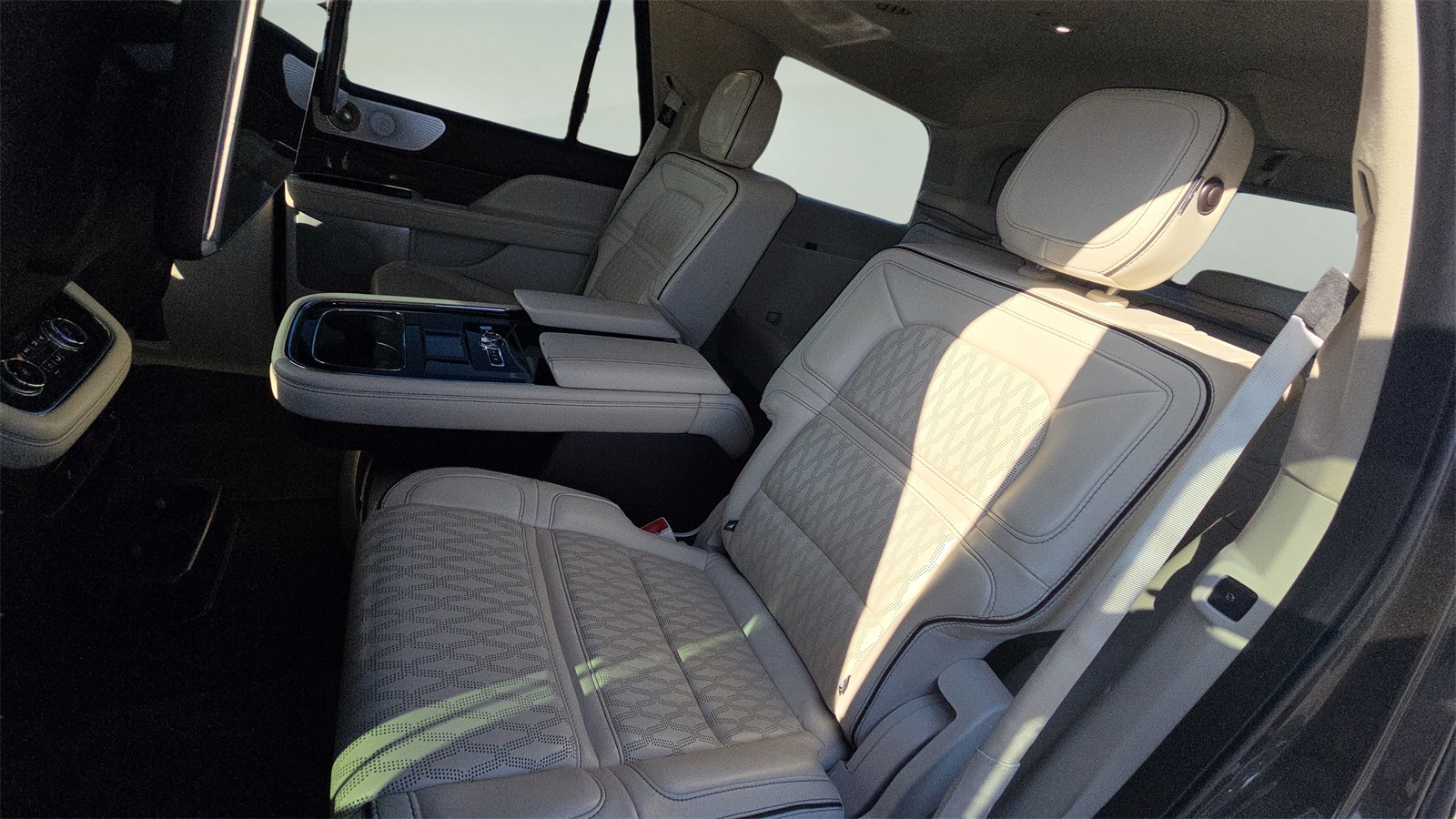 2019 Lincoln Navigator Black Label photo 26