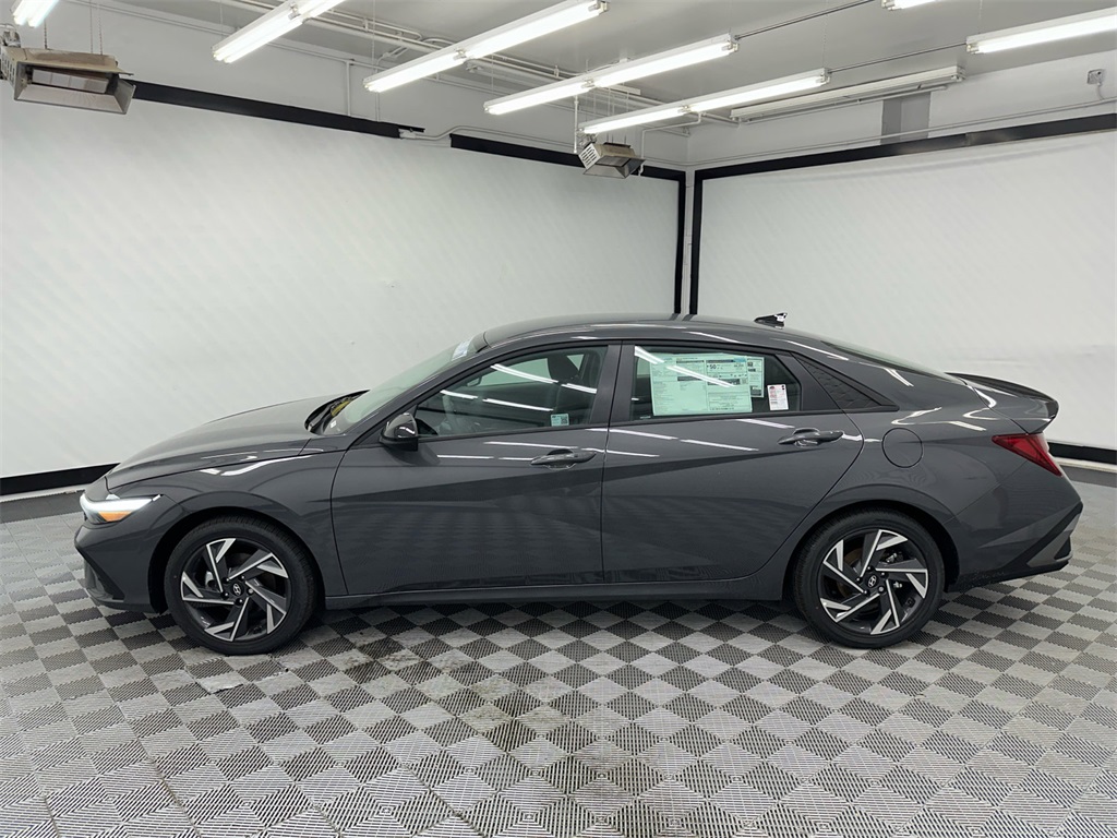 2025 Hyundai Elantra Hybrid SEL Sport photo 2