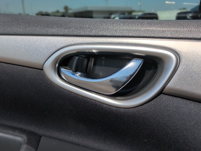 2014 Nissan Sentra SV photo 13