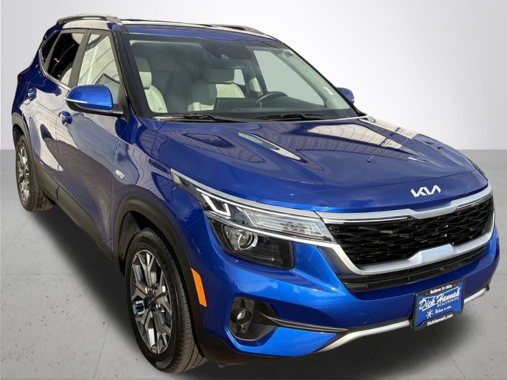 2022 Kia Seltos EX photo 5