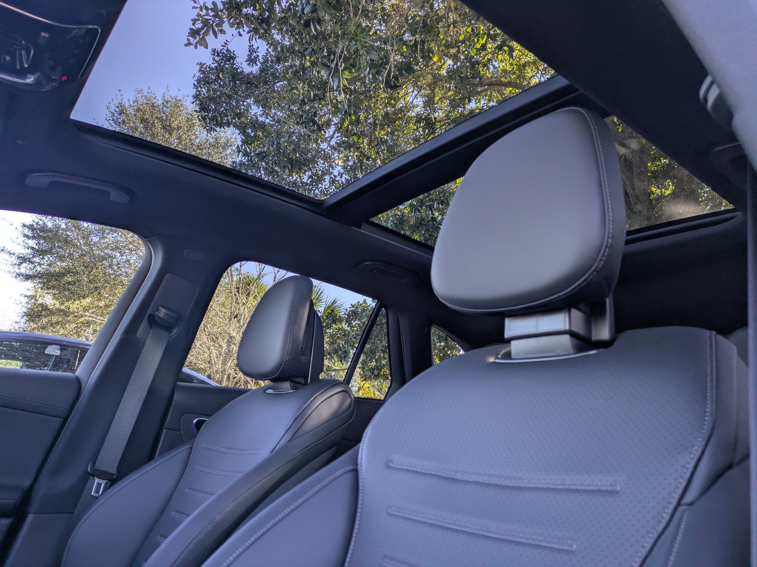 2026 Mercedes Benz GLC 300 photo 4